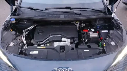 Photo 15 Peugeot 3008  Hybrid 136 e-DCS6