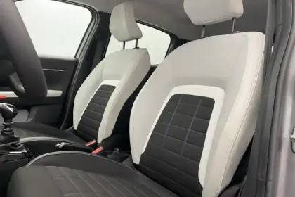 Photo 12 Citroën C3  Turbo 100 ch BVM6