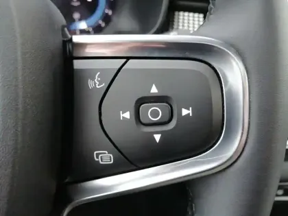 Photo 10 Volvo Xc40  B3 163 ch DCT7