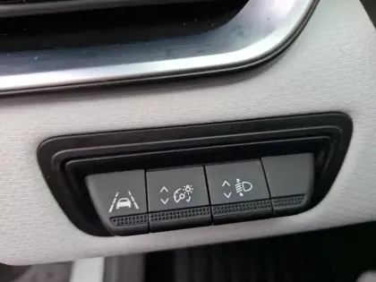 Photo 37 Renault Clio  TCe 100 GPL - 21