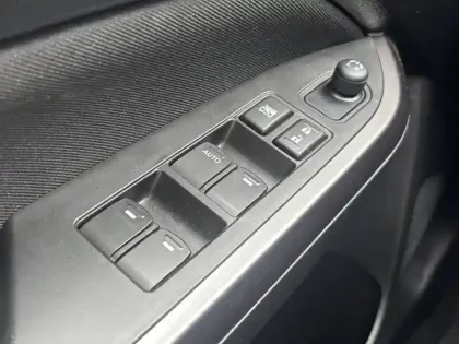 Photo 34 Suzuki Vitara  1.5 Dualjet Hybrid Auto