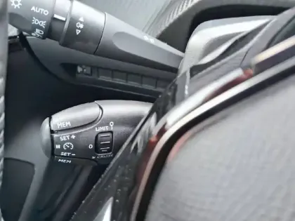 Photo 20 Peugeot 208  Hybrid 110 e-DCS6