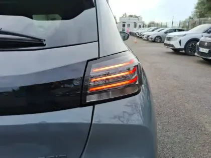 Photo 39 Peugeot 208  Hybrid 110 e-DCS6