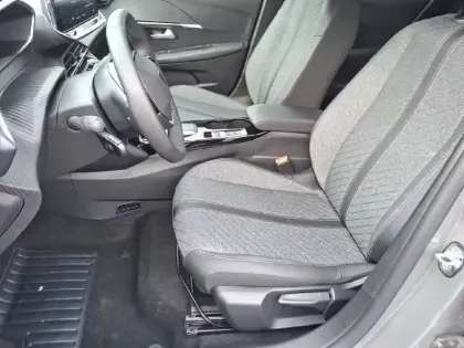 Photo 33 Peugeot 208  Hybrid 110 e-DCS6