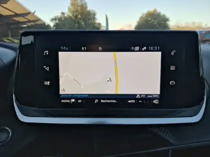 Photo 14 Peugeot 2008  PureTech 130 S&S EAT8