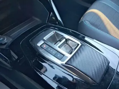 Photo 13 Peugeot 2008  PureTech 130 S&S EAT8