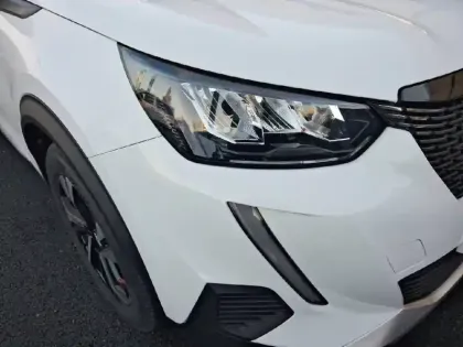 Photo 15 Peugeot 2008  PureTech 130 S&S EAT8