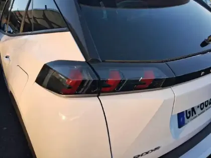 Photo 16 Peugeot 2008  PureTech 130 S&S EAT8