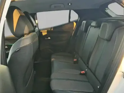 Photo 11 Peugeot 2008  PureTech 130 S&S EAT8