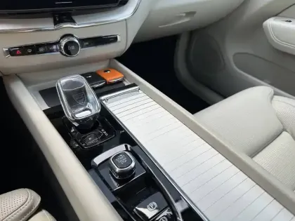 Photo 24 Volvo Xc60  T6 AWD Hybride rechargeable 253 ch+145 ch Geartronic 8