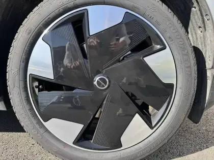 Photo 42 Volvo Ex30  Single Extended Range 272 ch 1EDT