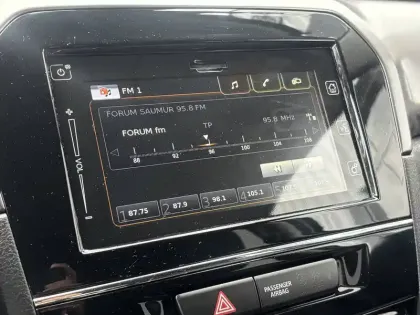 Photo 12 Suzuki Vitara  1.5 Dualjet Hybrid Auto