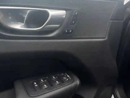 Photo 28 Volvo Xc60  T6 AWD Hybride rechargeable 253 ch+145 ch Geartronic 8