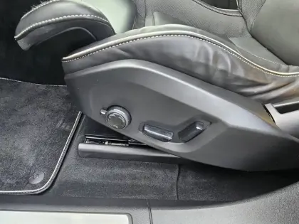 Photo 7 Volvo Xc60  T8 AWD 318 ch + 87 ch Geartronic 8