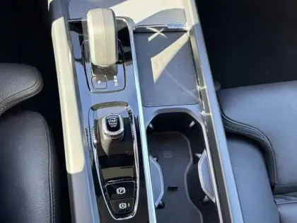 Photo 15 Volvo Xc60  T6 AWD Hybride rechargeable 253 ch+145 ch Geartronic 8