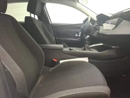 Photo 12 Peugeot 308  PureTech 110ch S&S BVM6