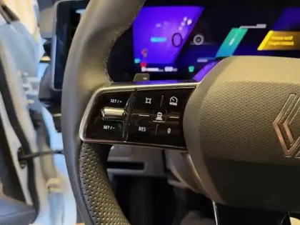 Photo 26 Renault Rafale  E-Tech full hybrid 200ch