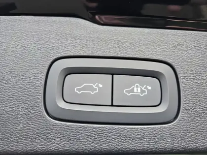 Photo 9 Volvo V60  CROSS COUNTRY B4 AWD 197 ch Geartronic 8