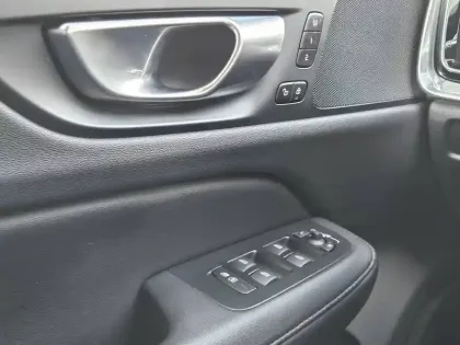 Photo 14 Volvo V60  CROSS COUNTRY B4 AWD 197 ch Geartronic 8