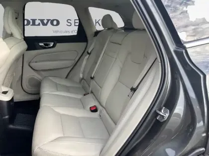 Photo 8 Volvo Xc60  T6 Recharge AWD 253 ch + 87 ch Geartronic 8