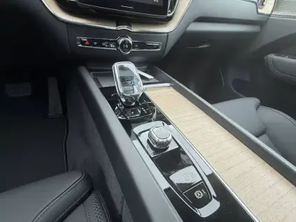 Photo 14 Volvo Xc60  T6 AWD Hybride rechargeable 253 ch+145 ch Geartronic 8