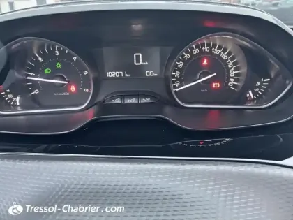 Photo 17 Peugeot 2008  BlueHDi 100ch S&S BVM5 Signature