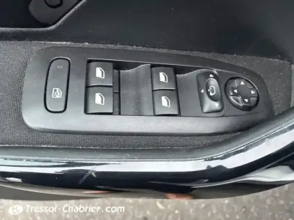 Photo 25 Peugeot 2008  BlueHDi 100ch S&S BVM5 Signature