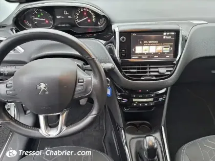 Photo 20 Peugeot 2008  BlueHDi 100ch S&S BVM5 Signature