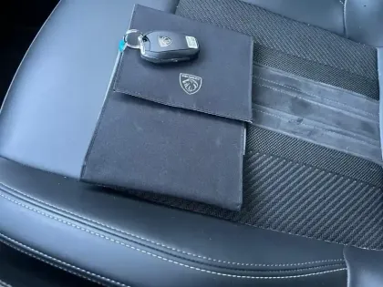 Photo 15 Peugeot 308  PHEV 225 e-EAT8 GT Pack