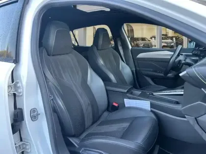 Photo 8 Peugeot 308  PHEV 225 e-EAT8 GT Pack