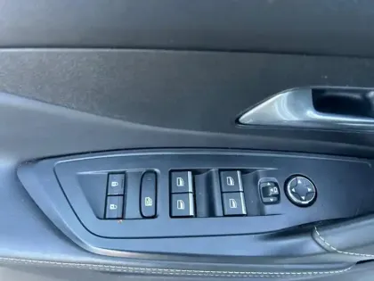 Photo 19 Peugeot 308  PHEV 225 e-EAT8 GT Pack