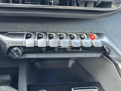 Photo 12 Peugeot 3008  Puretech 130ch S&S EAT8 Allure Pack