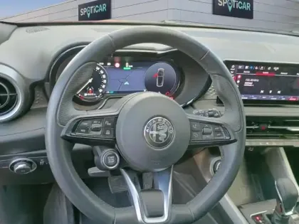 Photo 11 Alfa Romeo Tonale  1.3 Hybride Rechargeable PHEV 190ch AT6 e-Q4 Sprint