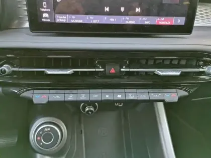 Photo 12 Alfa Romeo Tonale  1.3 Hybride Rechargeable PHEV 190ch AT6 e-Q4 Sprint