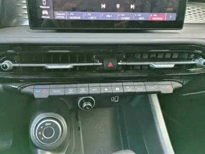 Photo 21 Alfa Romeo Tonale  1.3 Hybride Rechargeable PHEV 190ch AT6 e-Q4 Sprint