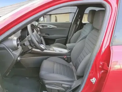 Photo 8 Alfa Romeo Tonale  1.3 Hybride Rechargeable PHEV 190ch AT6 e-Q4 Sprint