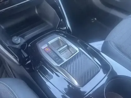 Photo 23 Peugeot 2008  PureTech 130 S&S EAT8 Allure Pack