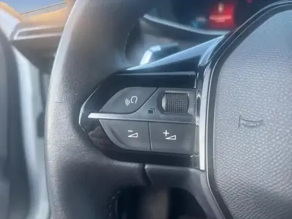 Photo 18 Peugeot 2008  PureTech 130 S&S EAT8 Allure Pack