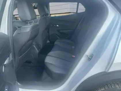 Photo 22 Peugeot 2008  PureTech 130 S&S EAT8 Allure Pack