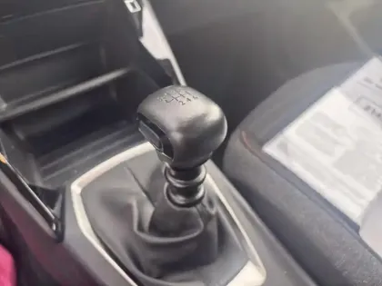 Photo 23 Peugeot 208  BlueHDi 100 S&S BVM6 Active