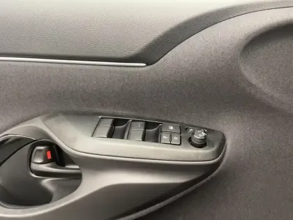 Photo 18 Toyota Yaris 1.5 HYBRID 130H DESIGN