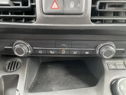 Photo 10 Citroën Berlingo Van III M 1000kg BlueHDi 130 S&amp;S BVM6 Worker