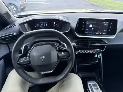 Photo 10 Peugeot 2008 BLUEHDI 130 S&S EAT8 ALLURE PACK