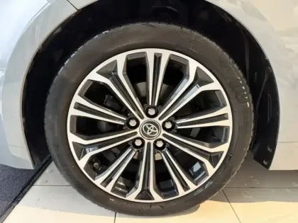 Photo 8 Toyota Corolla Hybride 122h Design