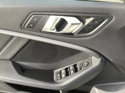 Photo 16 BMW Serie 1 F40 118d 150 ch BVA8 M Sport