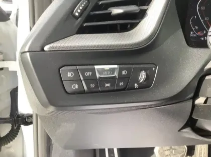 Photo 27 BMW Serie 1 F40 118d 150 ch BVA8 M Sport