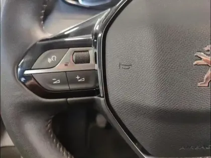 Photo 13 Peugeot 208  1.2 PureTech 100ch S&S Style