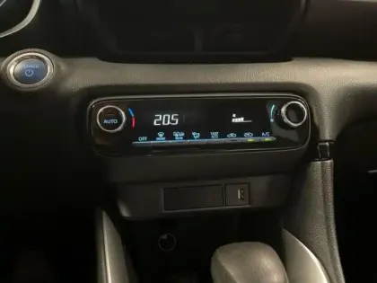 Photo 9 Toyota Yaris  116h Design 5p MY22