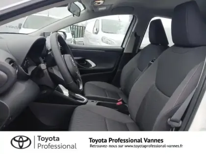 Photo 6 Toyota Yaris  Affaires 116h Dynamic Business Affaire MY22 + Programme Toyota Expérience