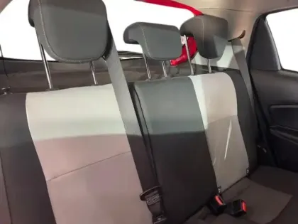 Photo 12 Toyota Yaris  100h Dynamic 5p RC19